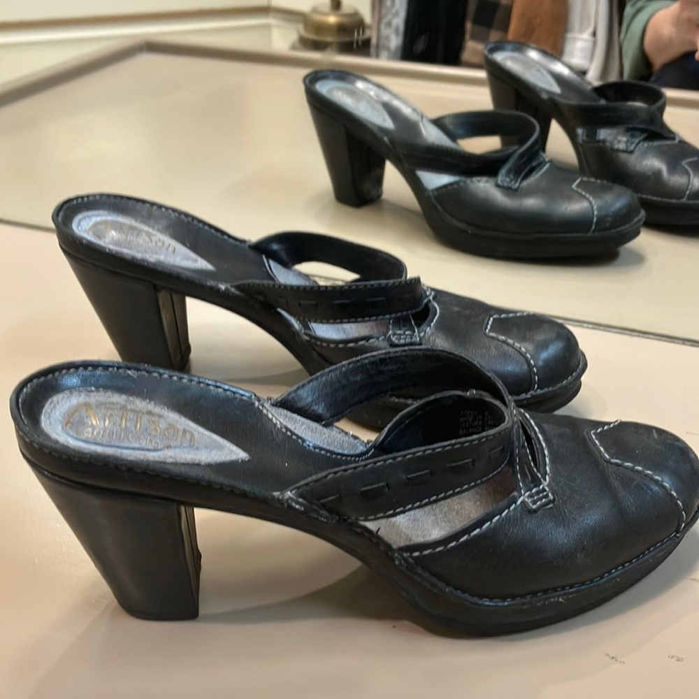 AEROSOLES -Diane LR Black Mules with Chunky Heel and Slip-On Design